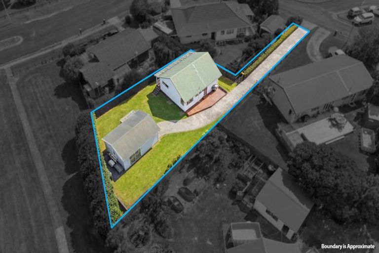 Photo of property in 2/11 Hosking Place, Clarks Beach, 2122