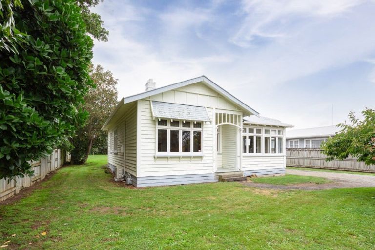Photo of property in 10 Limbrick Street, Terrace End, Palmerston North, 4410