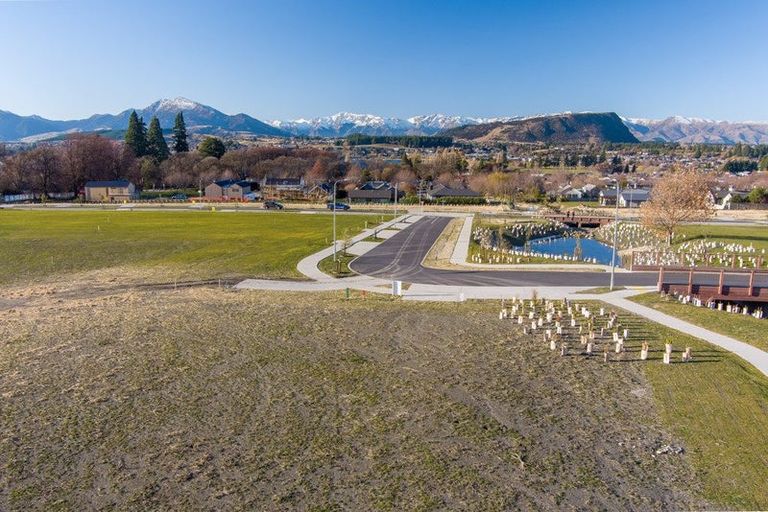 Photo of property in 15 Glenbrae Crescent, Wanaka, 9305