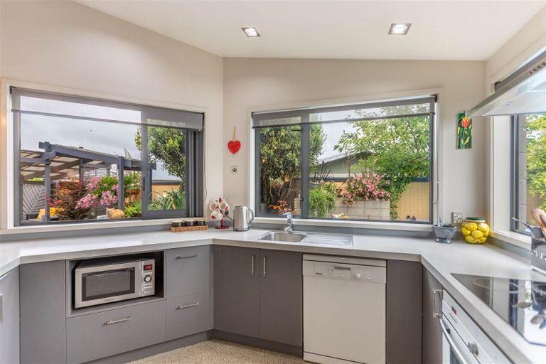 Photo of property in 6a Kauri Street, Taradale, Napier, 4112