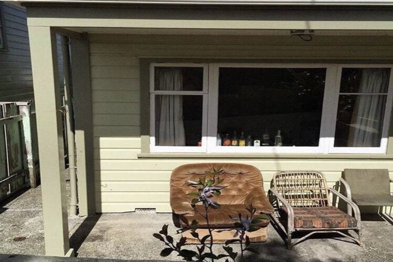 Photo of property in 29 Tanera Crescent, Brooklyn, Wellington, 6021