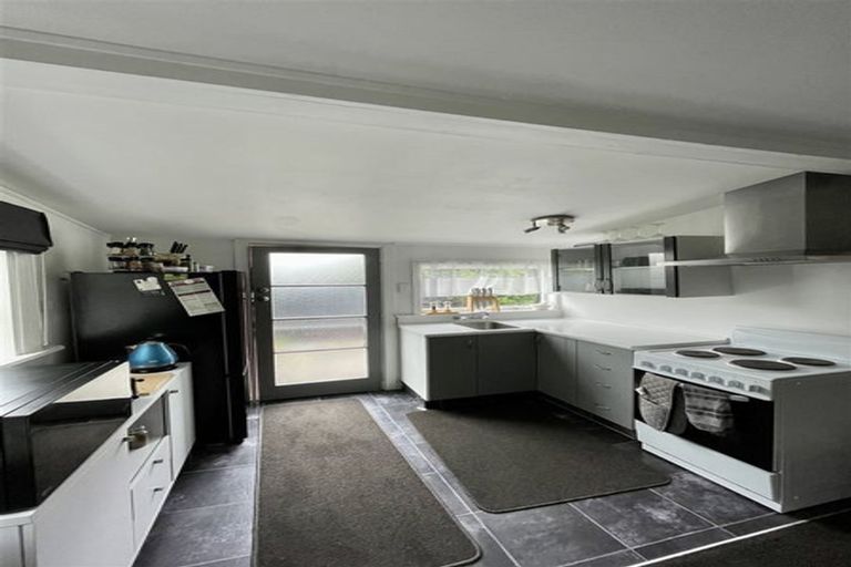 Photo of property in 11 Seymour Street, Hornby, Christchurch, 8042