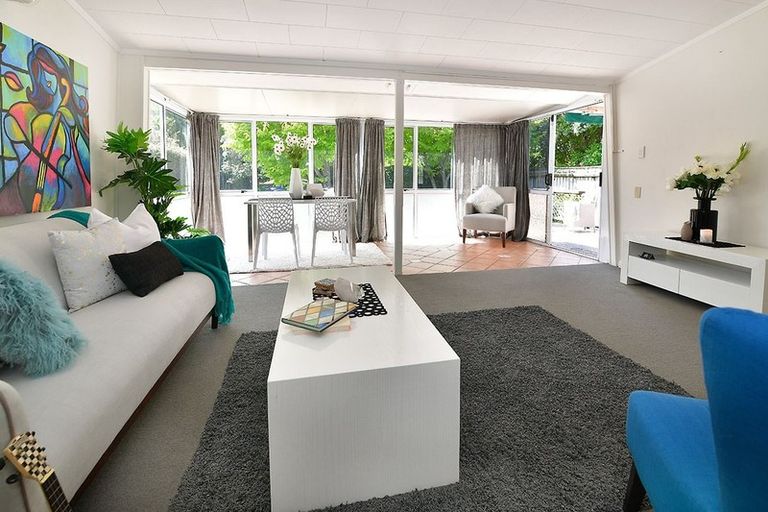 Photo of property in 23 Lillian Place, Orewa, 0931