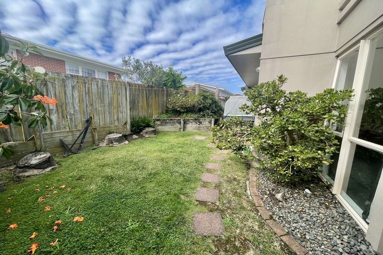 Photo of property in 2/28 Third Avenue, Tauranga, 3110