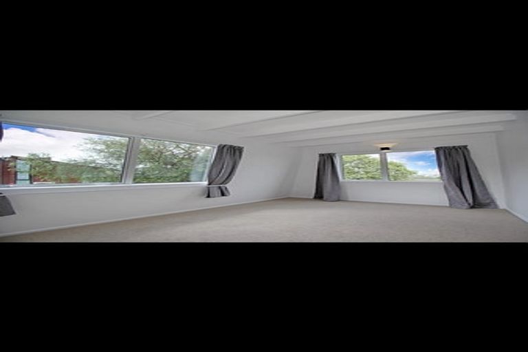 Photo of property in 18 Edgerton Road, Te Atatu Peninsula, Auckland, 0610