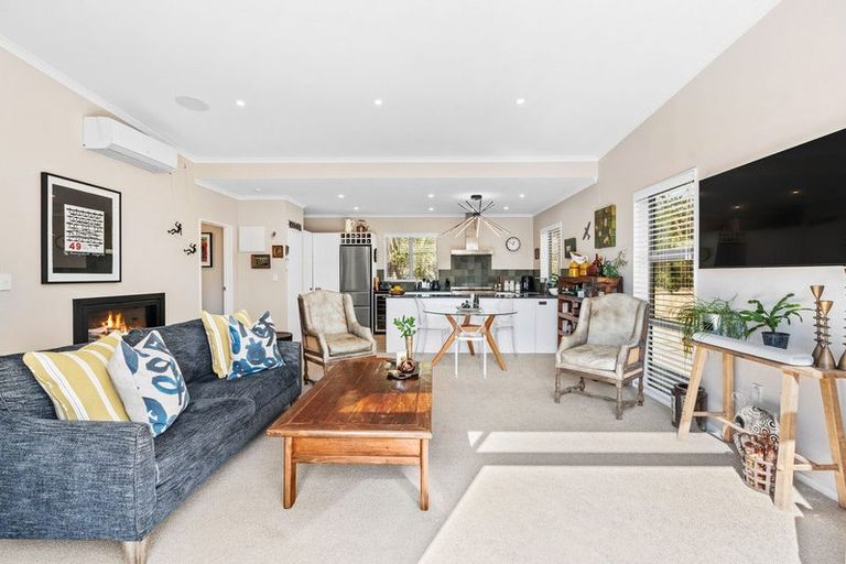 Photo of property in 15a Esther Street, Martinborough, 5711