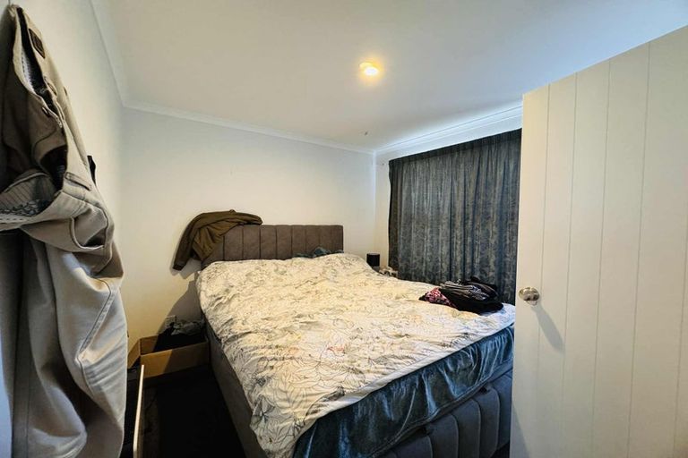 Photo of property in 48 Exeter Crescent, Takaro, Palmerston North, 4412