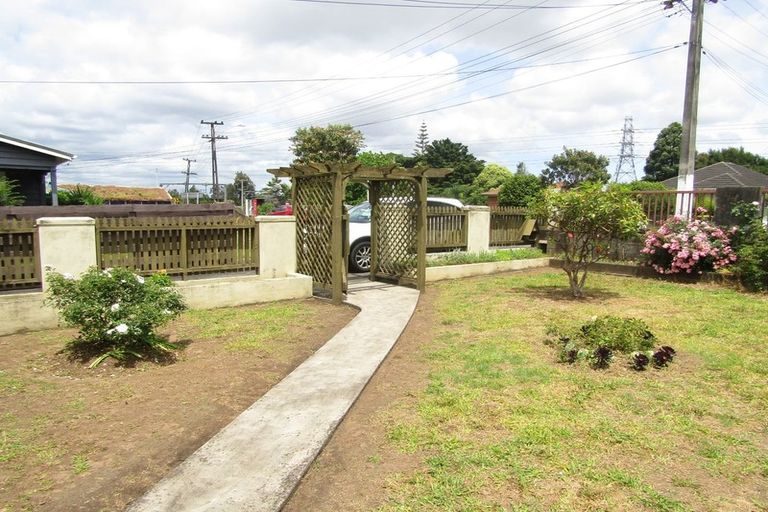 Photo of property in 98 Gray Avenue, Mangere East, Auckland, 2024