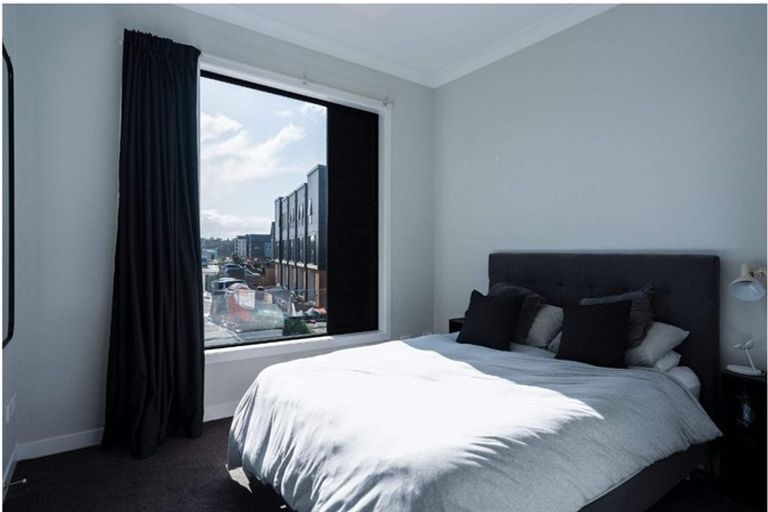 Photo of property in 65 Glidepath Road, Hobsonville, Auckland, 0616