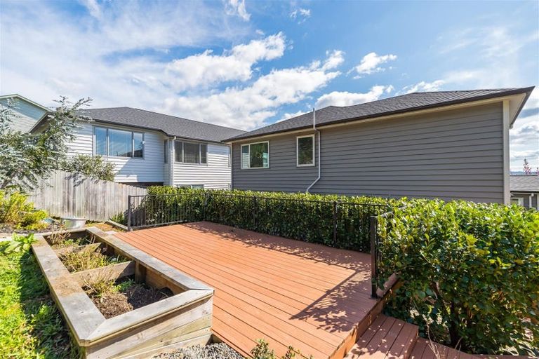 Photo of property in 5 Bridget Court, Red Beach, 0932