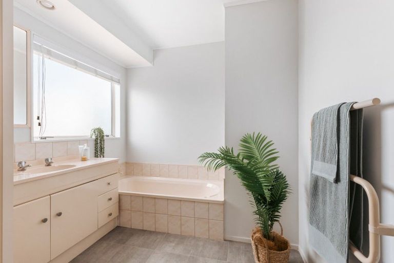 Photo of property in 17 Balmacewen Place, Mount Maunganui, 3116