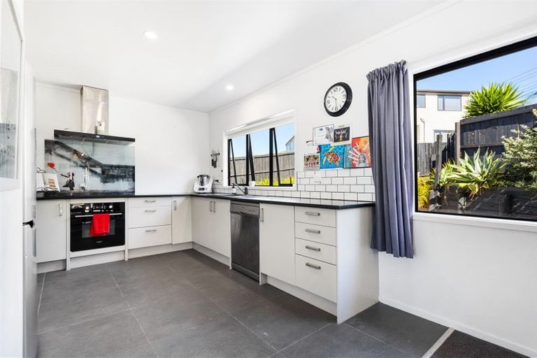 Photo of property in 230d Sturges Road, Henderson, Auckland, 0612
