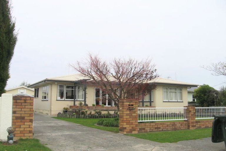 Photo of property in 8 Nikau Street, Taradale, Napier, 4112