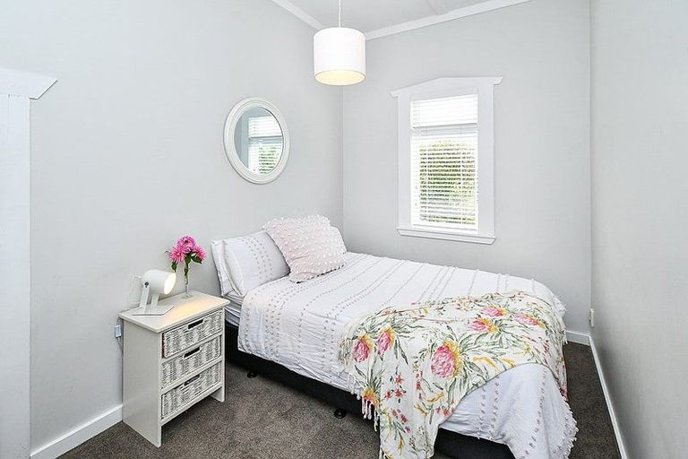 Photo of property in 2/39 Halsey Road, Manurewa, Auckland, 2102