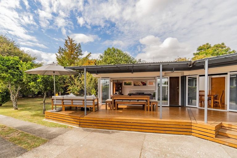 Photo of property in 18 Hill Crescent, Papakura, 2110