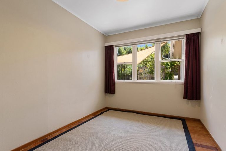 Photo of property in 1/30 Lyttelton Avenue, Forrest Hill, Auckland, 0620