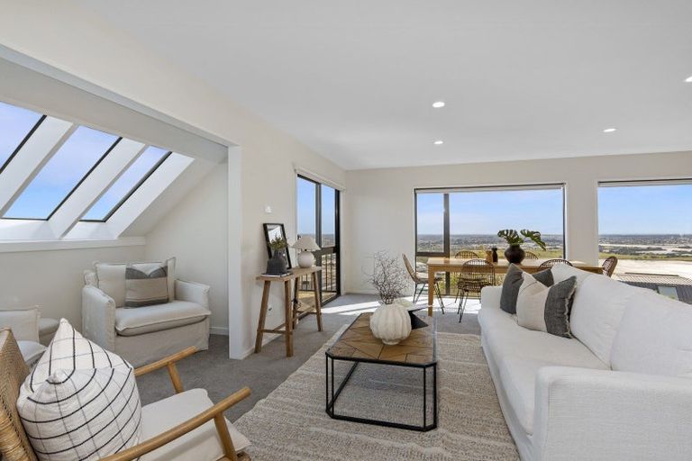 Photo of property in 17 Brigid Place, Mount Pleasant, Christchurch, 8081