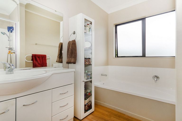 Photo of property in 28a Saint Johns Avenue, Tuakau, 2121