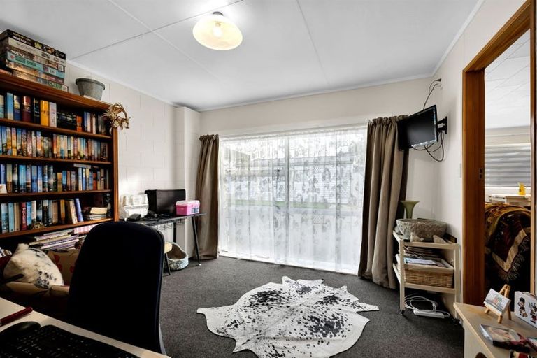 Photo of property in 24b Surrey Street, Hawera, 4610