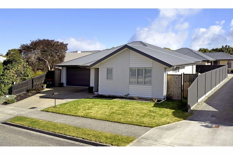 Photo of property in 41 Kendall View, Stoke, Nelson, 7011