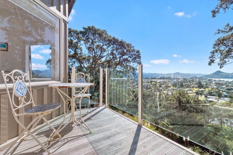 Photo of property in 51 Mount Avenue, Pauanui, Hikuai, 3579