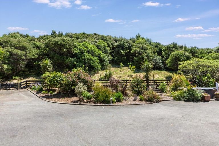 Photo of property in 87b Joseph Banks Drive, Whitby, Porirua, 5024