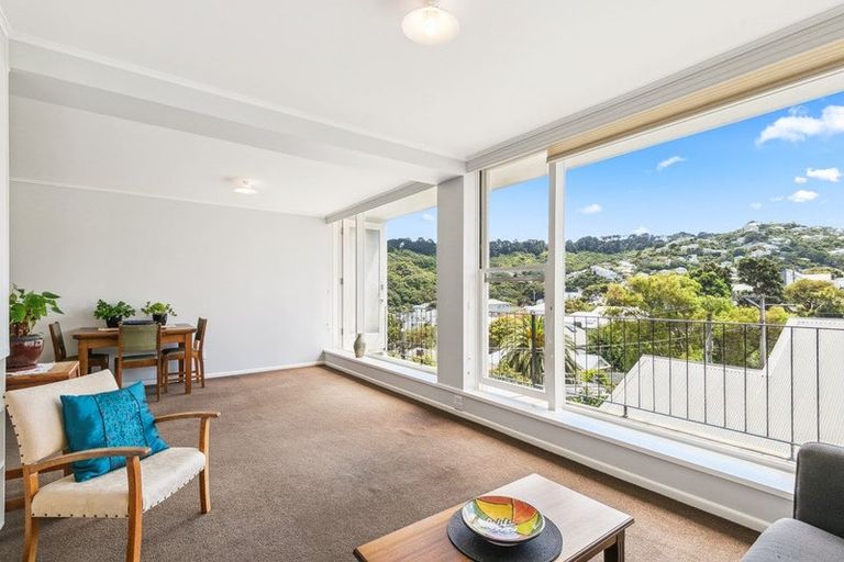 Photo of property in Hamilton Court Flats, 1/47 Hamilton Road, Hataitai, Wellington, 6021