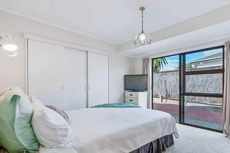 Photo of property in 2/529 Weymouth Road, Weymouth, Auckland, 2103