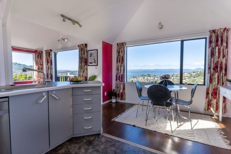 Photo of property in 7 Admiralty Street, Crofton Downs, Wellington, 6035