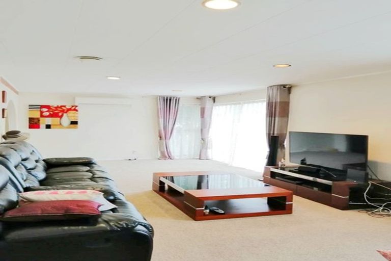 Photo of property in 87c Lancaster Road, Beach Haven, Auckland, 0626