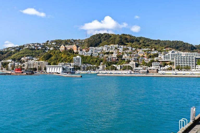 Photo of property in Clyde Quay Wharf, 1a/7 Clyde Quay Wharf, Te Aro, Wellington, 6011