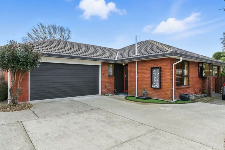 Photo of property in 1/12 Algie Place, Avonhead, Christchurch, 8042