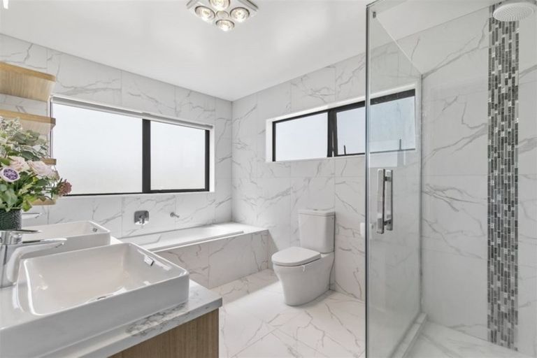 Photo of property in 4 Drumconnell Drive, Flat Bush, Auckland, 2019