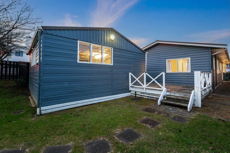 Photo of property in 2 Pascoe Avenue, Paremata, Porirua, 5026