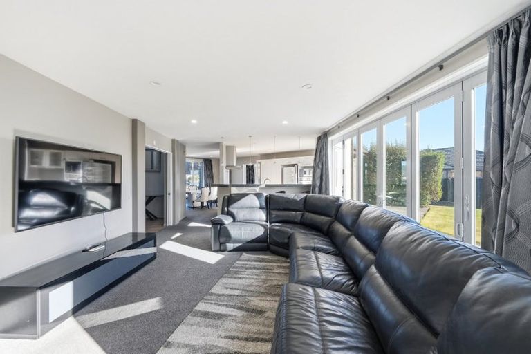 Photo of property in 6 Burbank Drive, Aidanfield, Christchurch, 8025