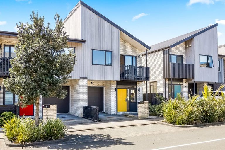Photo of property in 6 Desalt Drive, Hobsonville, Auckland, 0616