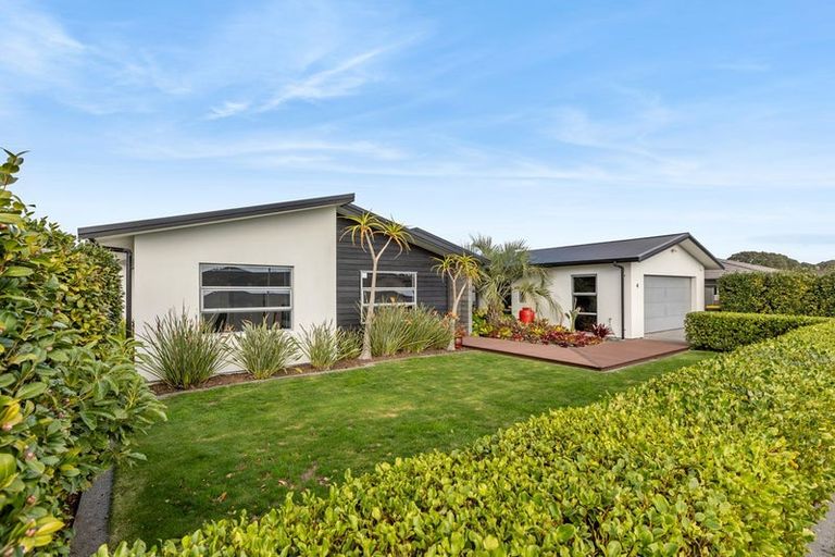 Photo of property in 4 Wentworth Lane, Waiwhakaiho, New Plymouth, 4312