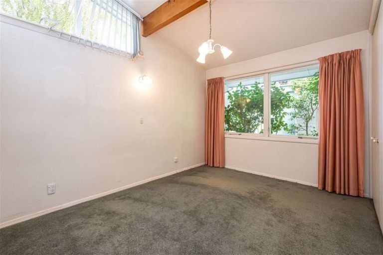 Photo of property in 22 Powell Crescent, Ilam, Christchurch, 8041