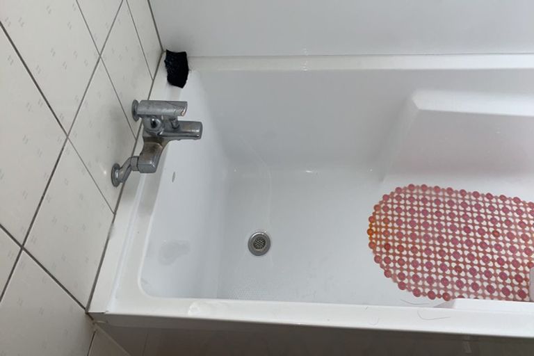 Photo of property in 23 Chivalry Road, Glenfield, Auckland, 0629