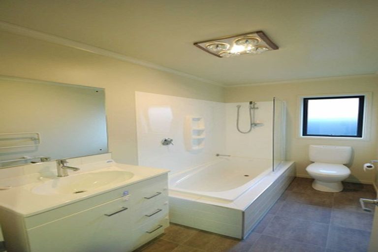 Photo of property in 37 Maclaren Road, Wigram, Christchurch, 8042