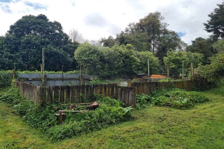 Photo of property in 5a Burgess Hill Road, Burgess Park, New Plymouth, 4371