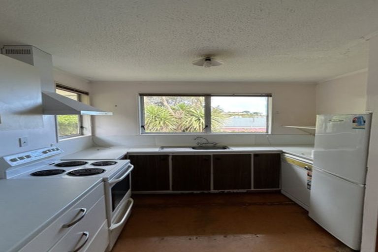 Photo of property in 14 Frobisher Street, Island Bay, Wellington, 6023