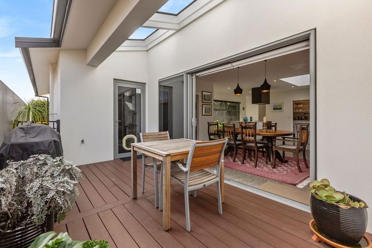 Photo of property in 4 Wentworth Lane, Waiwhakaiho, New Plymouth, 4312