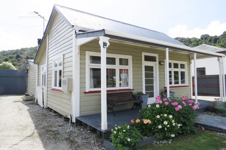 Photo of property in 6 Herald Street, Reefton, 7830