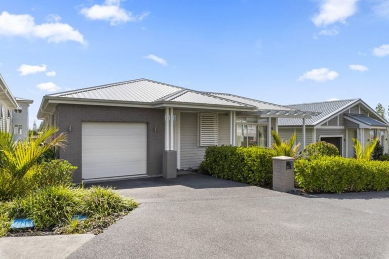 Photo of property in 44 Landmark Terrace, Orewa, 0931