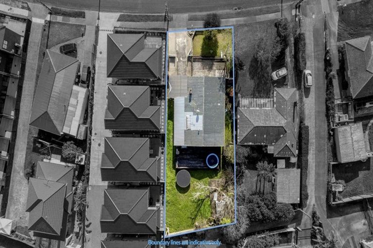 Photo of property in 26 Tiraumea Drive, Pakuranga, Auckland, 2010