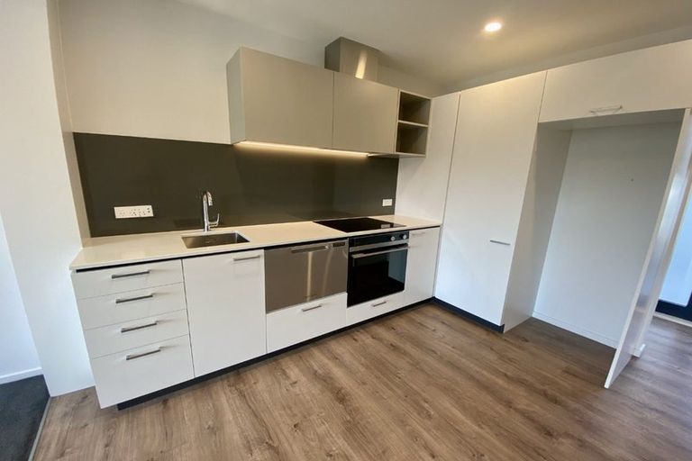 Photo of property in 2/32 Frederick Street, Waltham, Christchurch, 8011