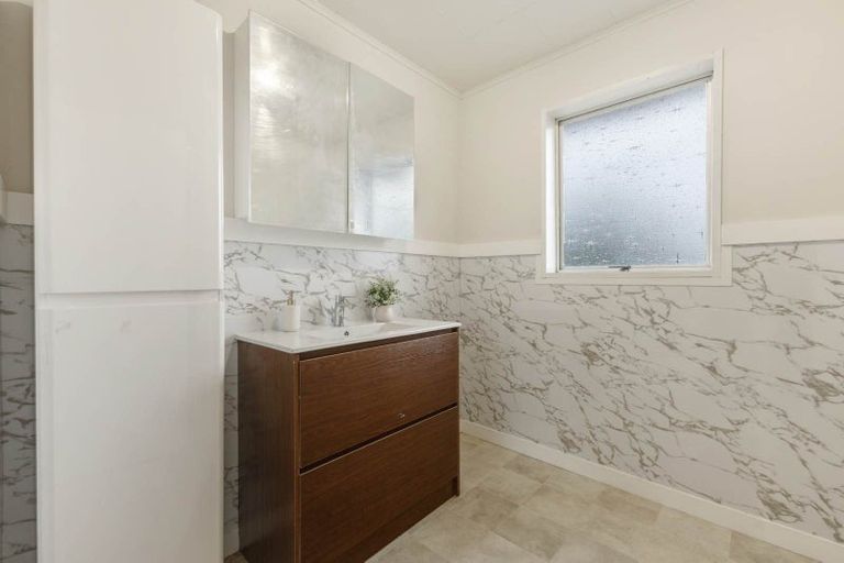 Photo of property in 92 Kayes Road, Pukekohe, 2120