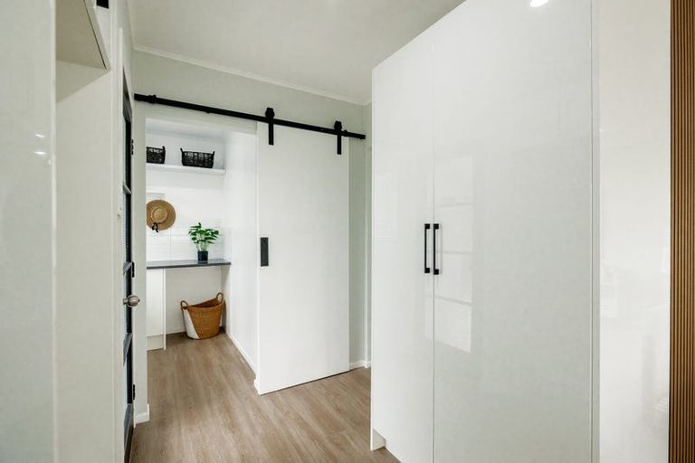 Photo of property in 15 Peters Avenue, Cloverlea, Palmerston North, 4412