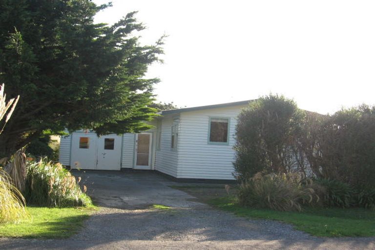 Photo of property in 9 Chapman Street, Johnsonville, Wellington, 6037